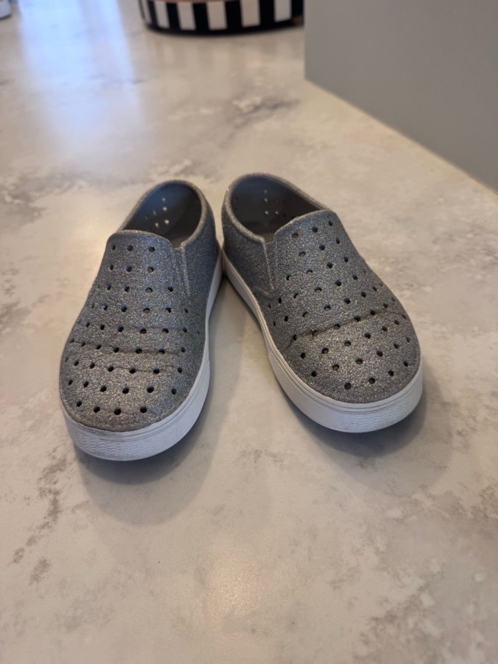 Native Kids Glitter Slip-On Sneakers in Silver